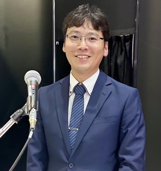 栗本 知彦 氏